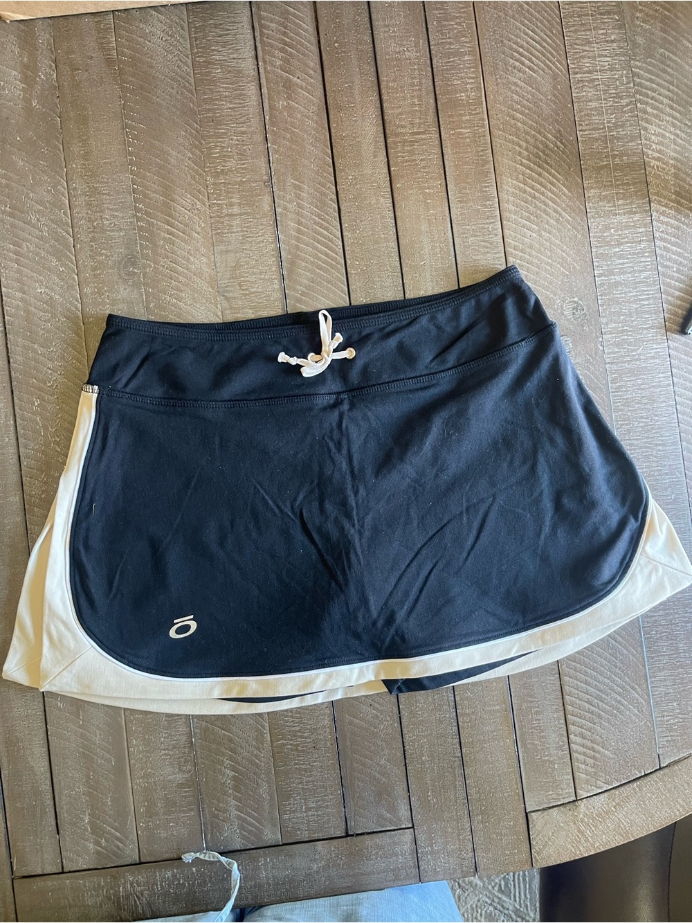 Black Athletic Skort with Cream Trim - Unbranded